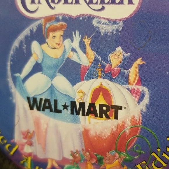 Collectors Disney Cinderella Button - Picture 4 of 6